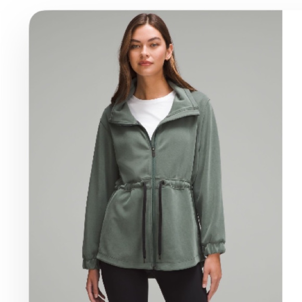 NWOT Lululemon Softstreme Cinch waist jacket